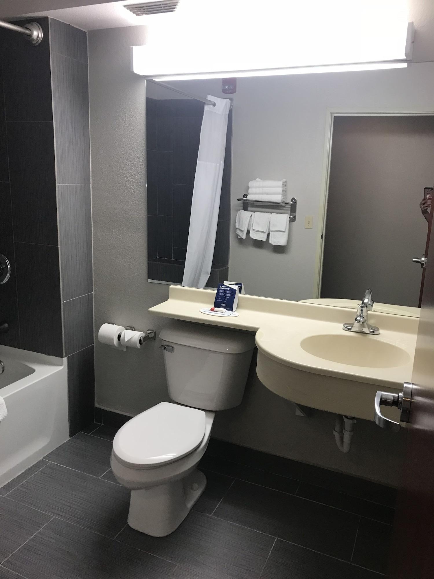 Microtel Inn & Suites Urbandale Luaran gambar