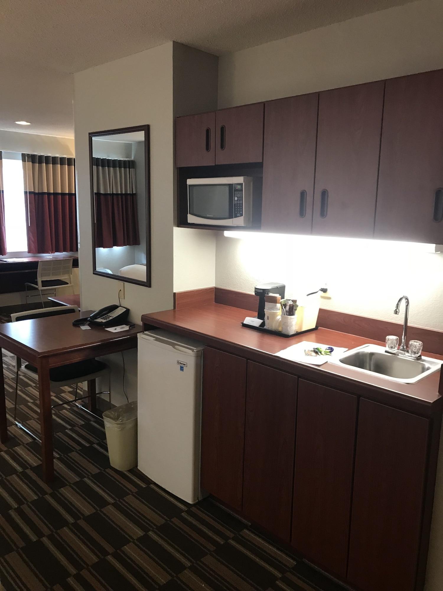 Microtel Inn & Suites Urbandale Luaran gambar