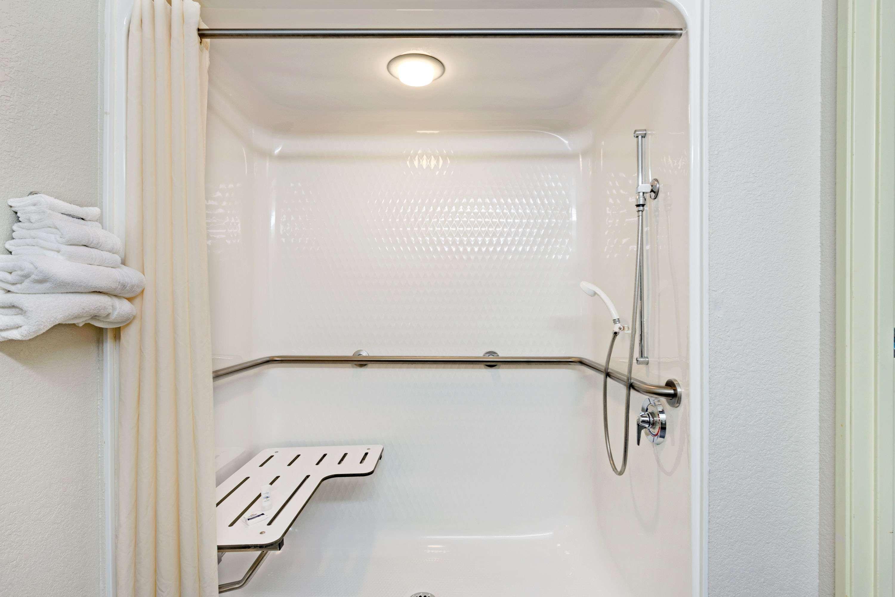 Microtel Inn & Suites Urbandale Luaran gambar