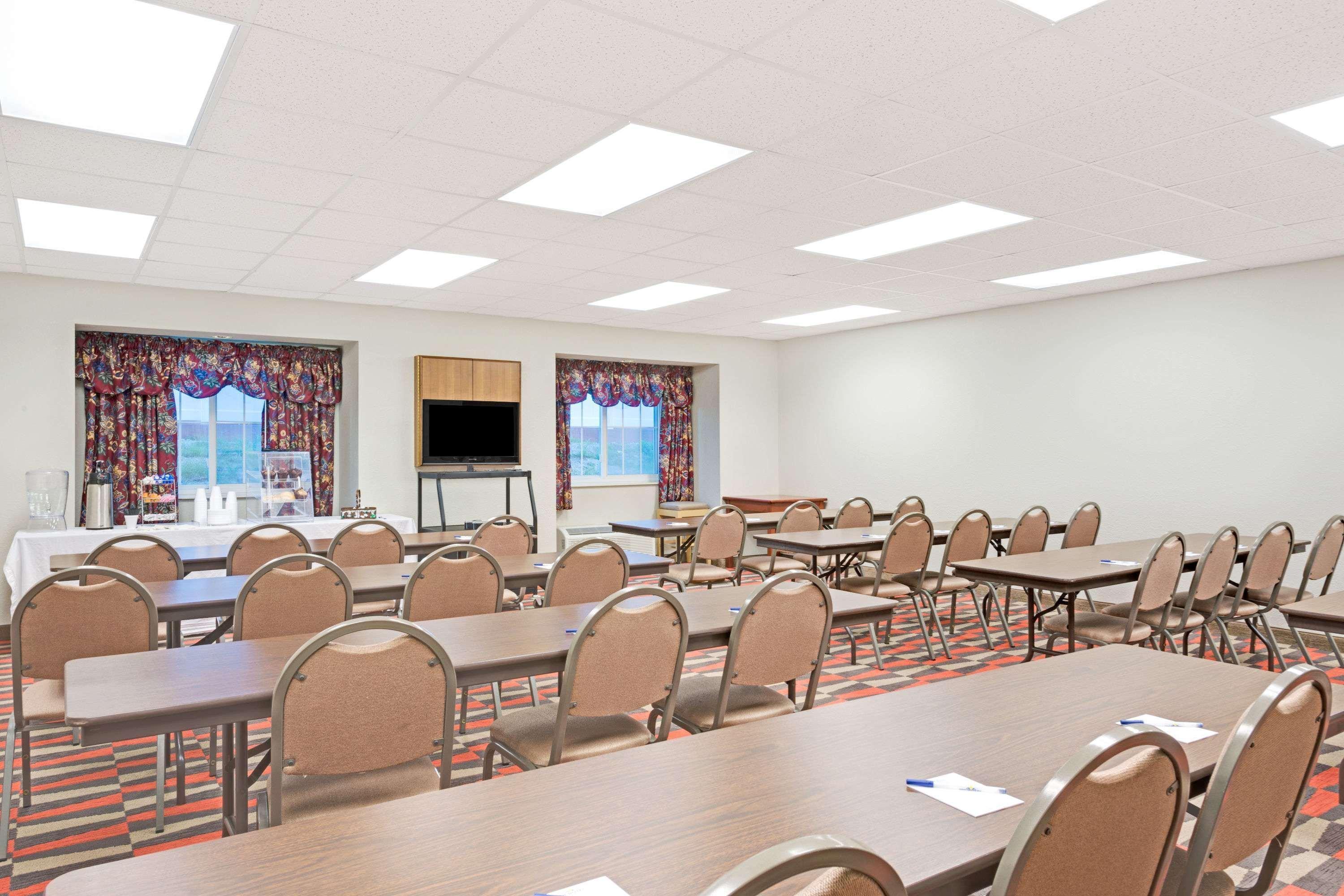 Microtel Inn & Suites Urbandale Luaran gambar
