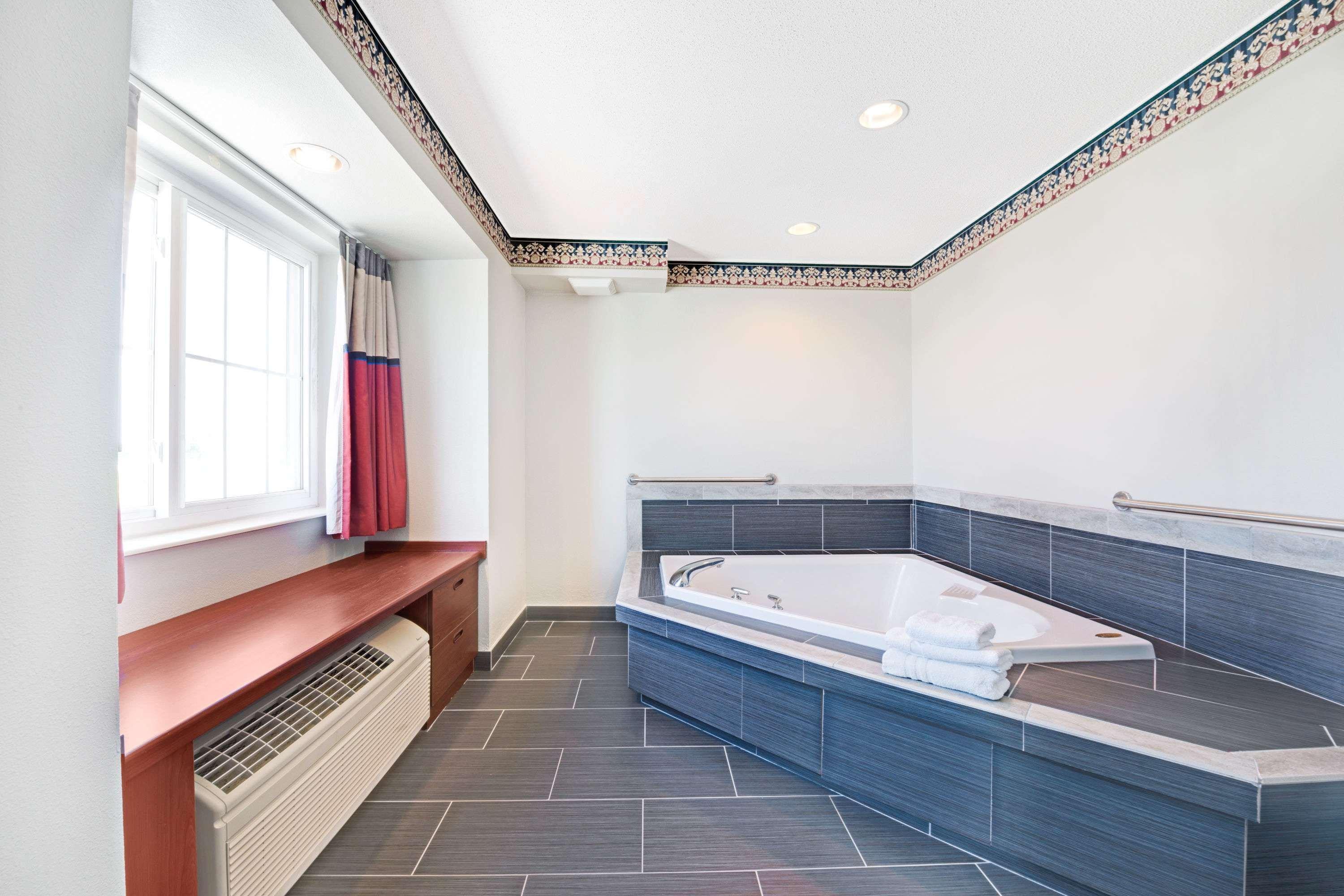 Microtel Inn & Suites Urbandale Luaran gambar