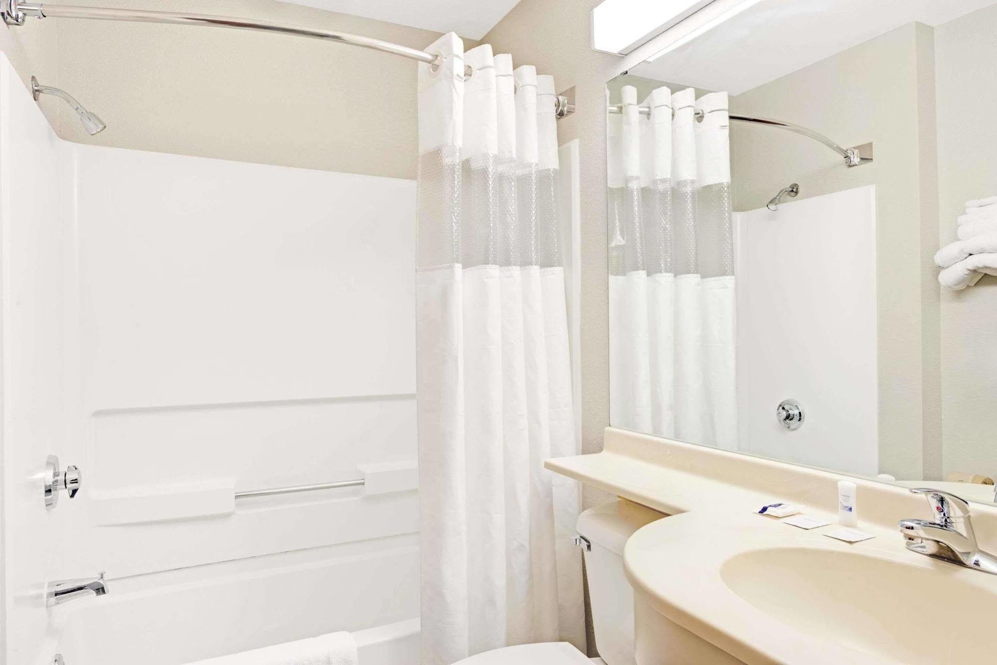 Microtel Inn & Suites Urbandale Luaran gambar